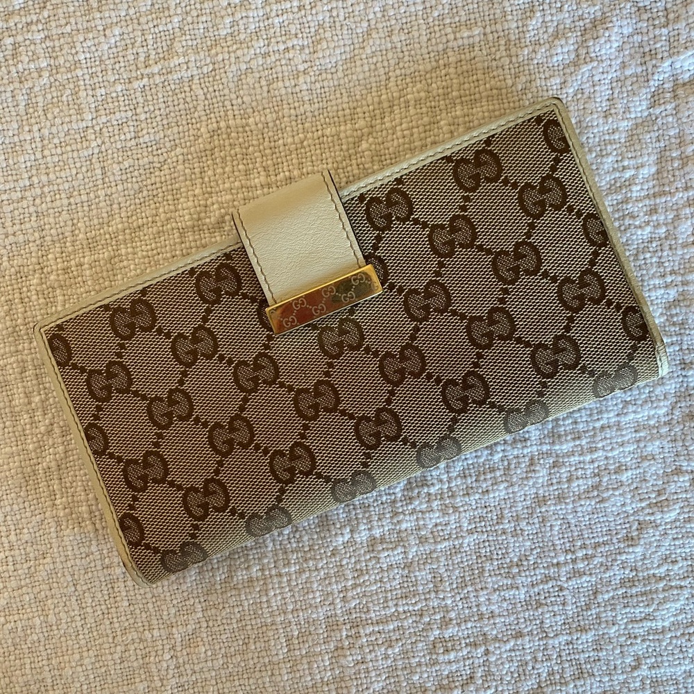 Gucci monogram wallet